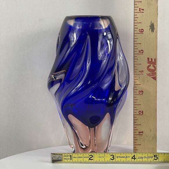 Vintage Hand Blown Studio Art Glass Twisted Vase Clear To Cobalt Blue & Rose 7” - Picture 7 of 8